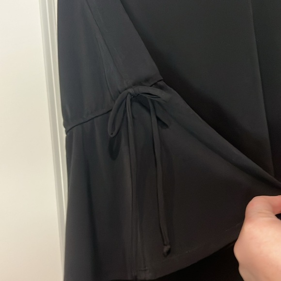 SUSAN GRAVER BLACK 3/4 BELL SLEEVE BLOUSE - Picture 3 of 5